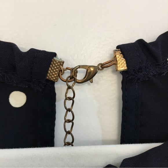 Flowy halter-style top. Size L - Picture 6 of 7